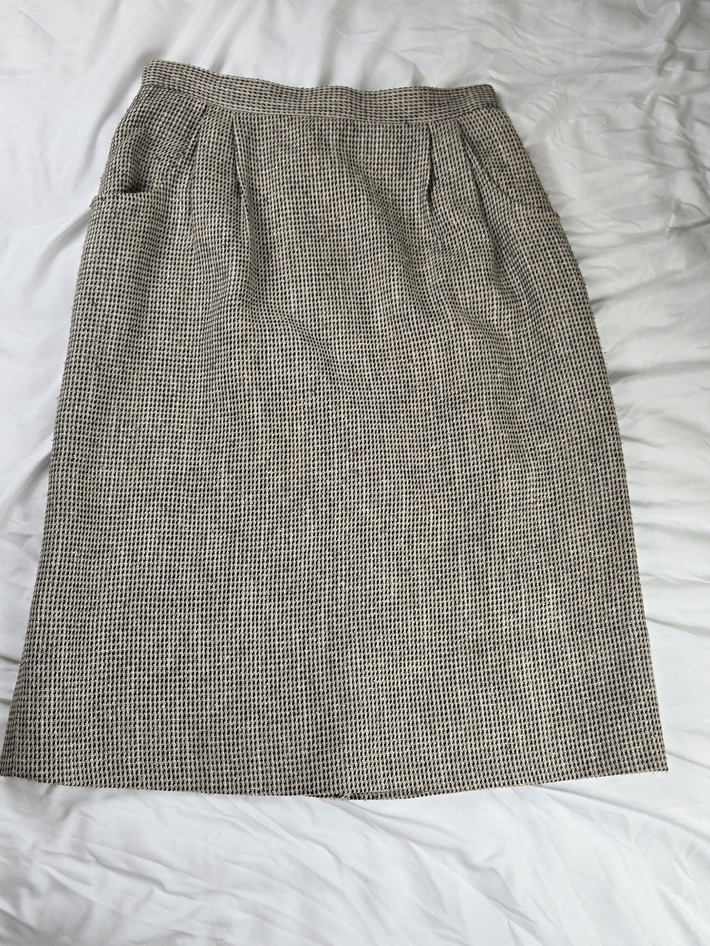 The Villager Petites Size 6 Textured Tweed Pencil Skirt Beige Black Lined Vintag